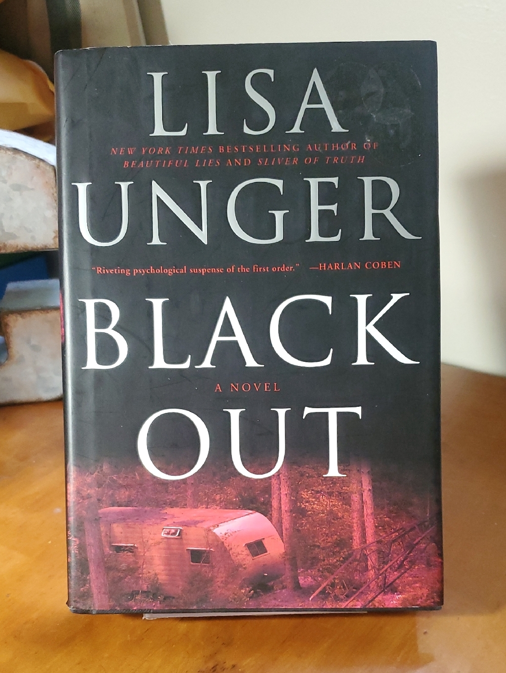 Lisa Unger "Black Out" Hardcover Novel - Black & Red Cover